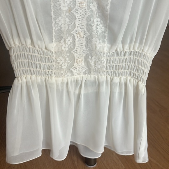 Short sleeve sheer top, size small - Picture 3 of 5